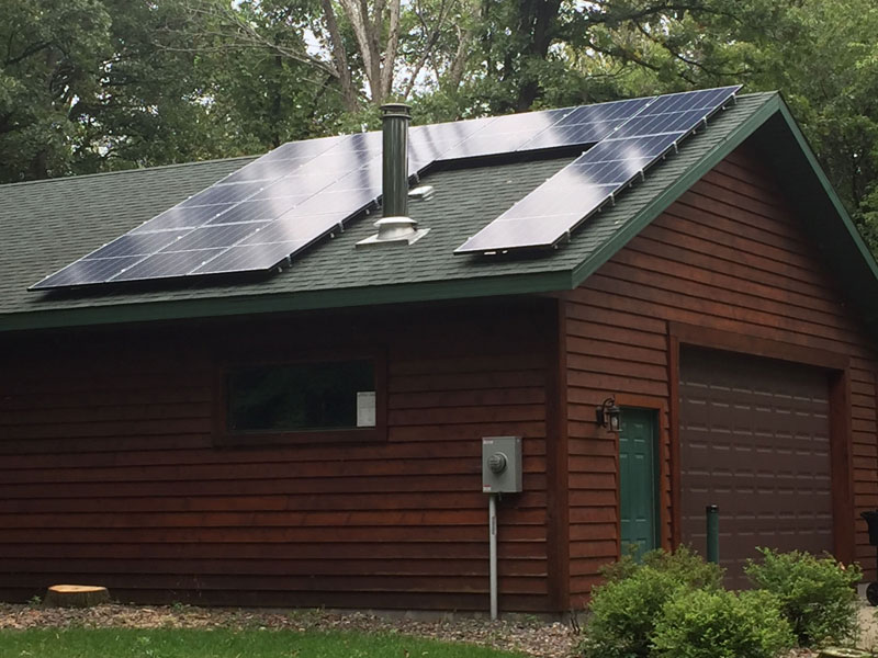 3.9 kW solar array garage - Elk River, MN﻿